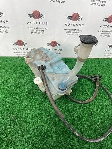 1ur: Бачок омывателя для Lexus LS 460 (двигатель 1UR‑FSE, 4.6), модельный — 1