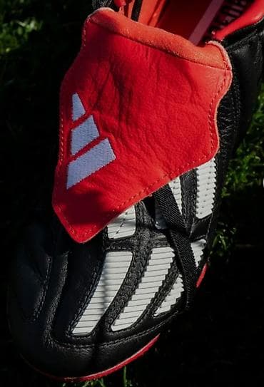 бутсы adidas: Футбольные бутсы adidas Predator (цвет: черный/красный/белый) — 4