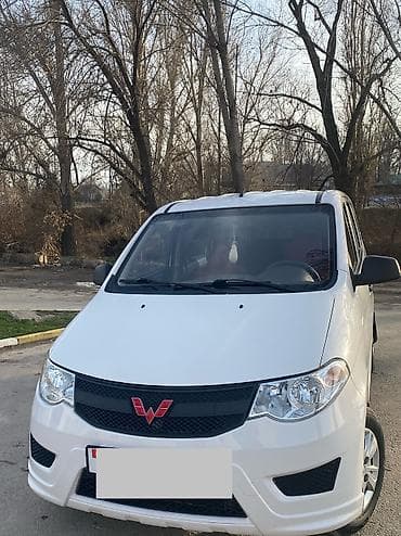 wuling: Dongfeng : 2019 г., 1.5 л, Механика, Бензин, Минивэн — 10