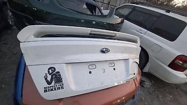 кулер: Крышка багажника Subaru, Оригинал — 1