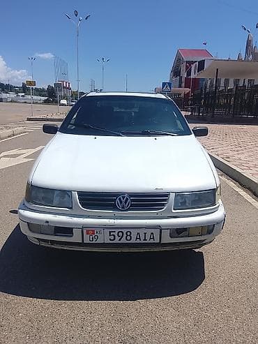 Унаа сатуу: Volkswagen Passat: 1994 г., 1.8 л, Кол менен иштөөчү, Бензин, Седан — 6