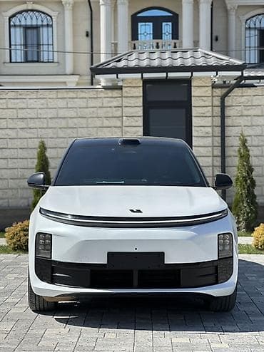 Lixiang: Lixiang L6: 2024 г., 1.5 л, Автомат, Гибрид, Кроссовер — 2