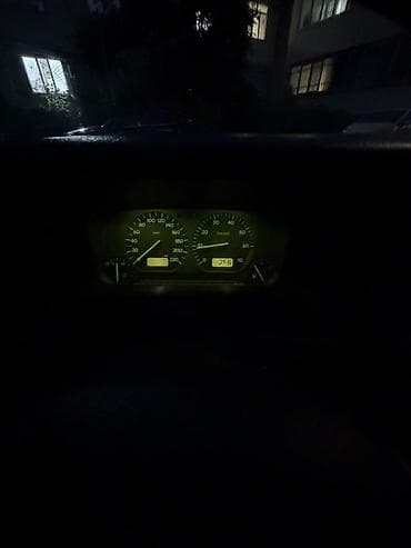 неделю: Volkswagen Golf: 1994 г., 1.8 л, Механика, Бензин, Хэтчбэк — 10