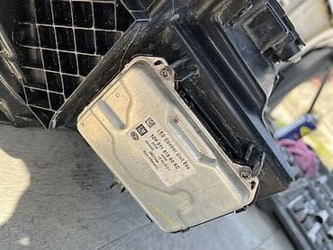 Детали салона: Комплект передних фар GMC 2021 г., Б/у, Оригинал, Германия — 3