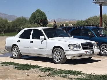 Mercedes-Benz W124: 1993 г., Механика, Седан — 8