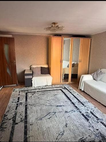 скрябина: ПолДом с отдельным двором в закрытом дворе. - Планировка: прихожая — 8