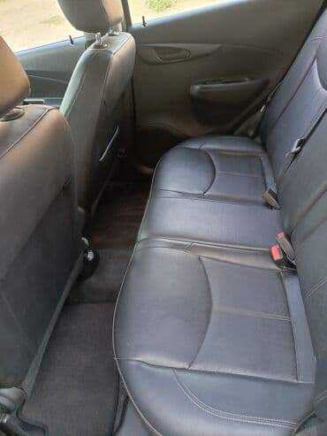 вета машина: Chevrolet Spark: 2016 г., 1 л, Вариатор, Бензин, Хэтчбэк — 8