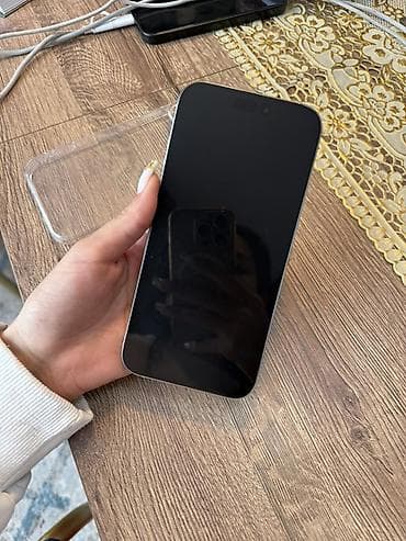 дисплей айфона: IPhone 16 Pro Max, 256 ГБ, Белый, Чехол, 93 % — 2