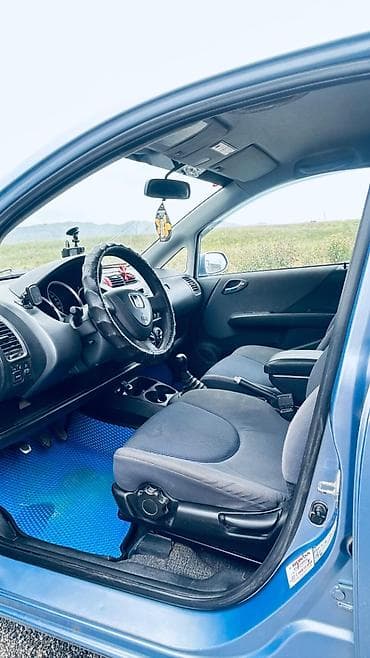 жорго мото: Honda Jazz: 2004 г., 1.3 л, Кол менен иштөөчү, Бензин, Хетчбек — 6