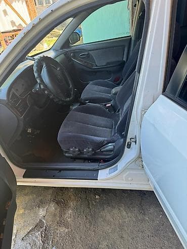 хундай аванте 1: Hyundai Elantra: 2002 г., 1.5 л, Кол менен иштөөчү, Бензин, Седан — 2