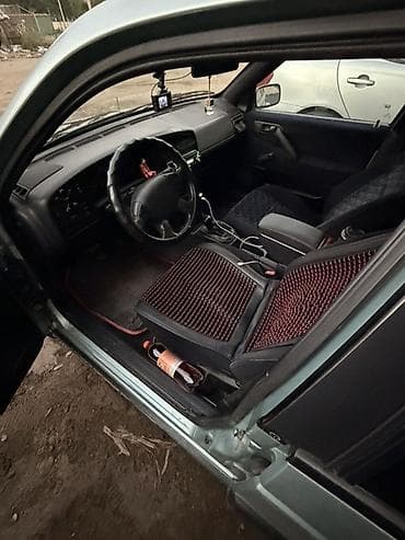 ef m: Volkswagen Passat: 1990 г., 1.8 л, Механика, Бензин, Лифтбек — 5