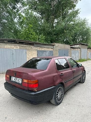 Унаа сатуу: Volkswagen Vento: 1993 г., 1.8 л, Кол менен иштөөчү, Бензин, Седан — 3