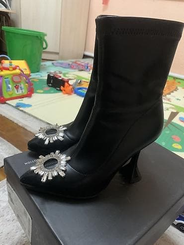 Мокасины и лоферы: Женские туфли-лодочки на высоком каблуке, два варианта: 1) Бежевые с — 6