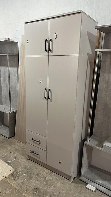 Шкаф-купе/распашной для одежды, корпус из ЛДСП. Особенности: - at lalafo.kg Шкаф-купе/распашной для одежды, корпус из ЛДСП. Особенности: -