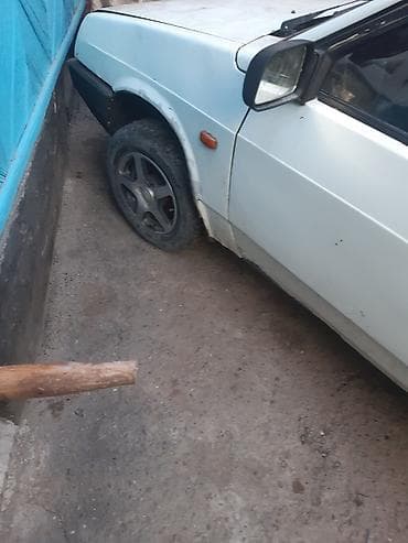 ВАЗ (ЛАДА) 2109: 1999 г., 1.6 л, Механика, Бензин, Хэтчбэк