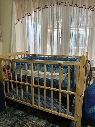 качели из ротанга: Детская кроватка из натурального дерева с мягкими бортами - Материал — 1