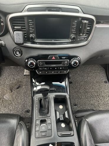 по всем вопросам обращаться по номеру: Kia Sorento: 2018 г., Внедорожник — 9