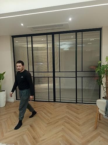 моем окна: Душевые ограждения и перегородки из стекла на заказ. - Изготовление — 6