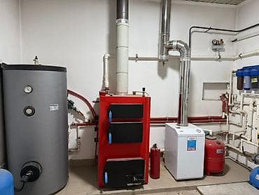 Кыймылсыз мүлк: На участке расположены 2 двухэтажных дома, благоустроенный двор с — 8