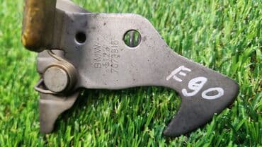 е91: Крючок капота Е90 е91 е92 е93 Крючок капота 6 В отличном состоянии — 3