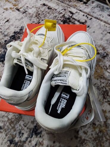 Прокат одежды: Кроссовки Li-Ning Classic Shoes AGCT120-5 - Бренд: Li-Ning - Модель — 5