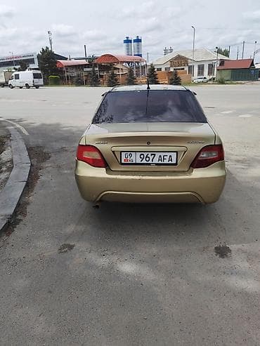 avensis 2001: Daewoo Nexia: 2010 г., Седан — 1