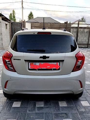 Chevrolet Spark: 2016 г., 1 л, Автомат, Бензин, Хэтчбэк