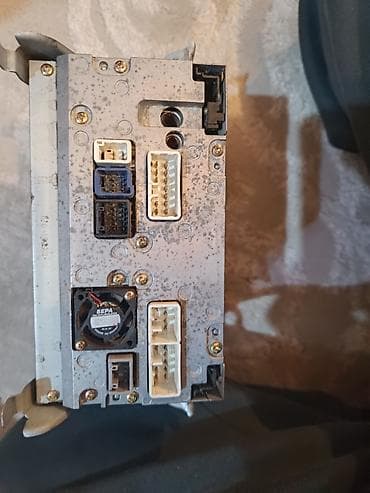 часы бен тен: Головное устройство Toyota с навигацией + штатная облицовочная рамка — 4