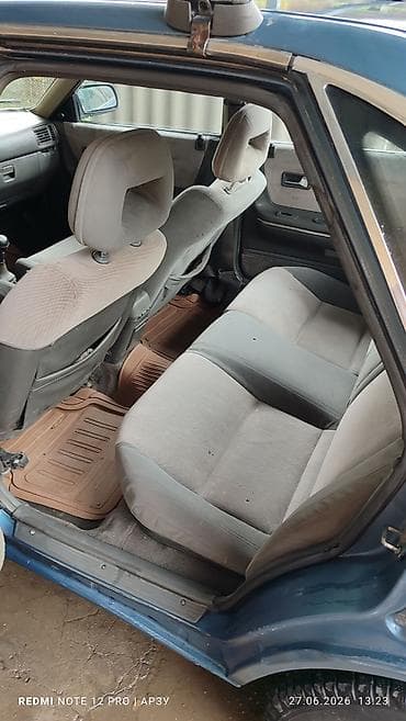 Продажа авто: Mazda 626: 1988 г., 2 л, Механика, Бензин, Хэтчбэк — 8