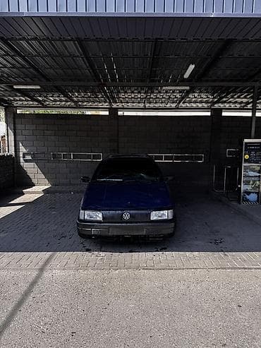реалии: Volkswagen Passat: 1991 г., 1.8 л, Механика, Бензин, Седан — 2