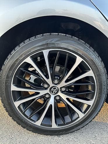 tesla model 3: Toyota Camry: 2018 г., 2.5 л, Автомат, Бензин, Седан — 9