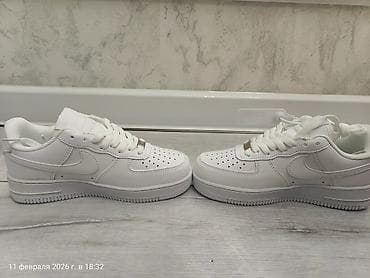 Босоножки, сандалии, шлепанцы: Мужские кроссовки, 36, Nike, Новый, цвет - Белый — 3