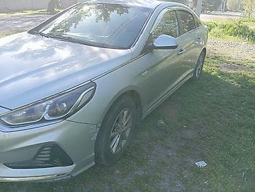 Седан бизнес-класса серебристого цвета. Кузов и экстерьер: - Длина и at lalafo.kg Седан бизнес-класса серебристого цвета. Кузов и экстерьер: - Длина и