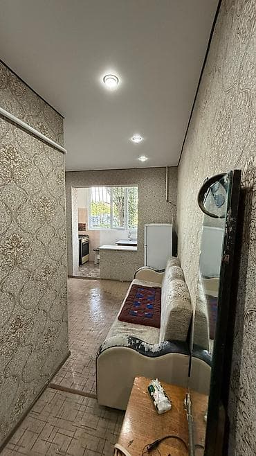квартира 1 этаж: 1 комната, С мебелью частично — 1