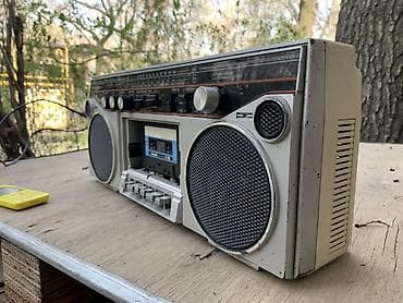 часы карманные: Винтажный кассетный магнитола (бумбокс) Universum CTR-2236 (также — 4