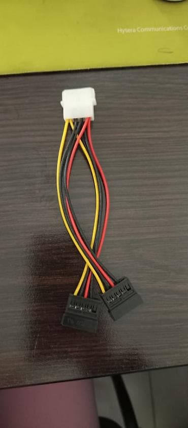 Электрондук китептер: Кабель питания SATA Cablexpert 15 см, molex 4pin/2x sata15pin Цена — 1