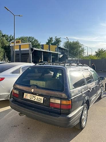 бампер w24: Volkswagen Passat: 1993 г., 1.8 л, Механика, Бензин, Универсал — 4
