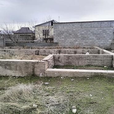 Земельные участки: 4 соток, Для строительства — 2