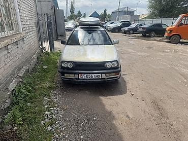 Volkswagen Vento: 1993 г., 1.8 л, Механика, Седан — 4