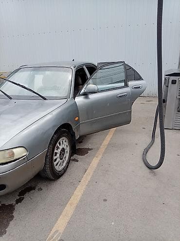 Mazda 626: 1992 г., 2 л, Механика, Бензин, Седан — 10