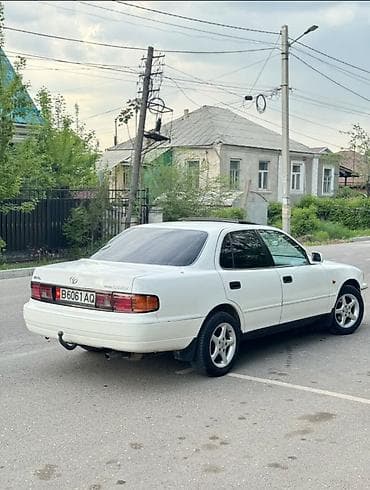 Транспорт: Toyota Camry: 1993 г., 2.2 л, Механика, Бензин, Седан — 3