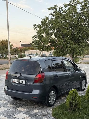 Транспорт: Toyota Corolla Verso: 2004 г., 1.6 л, Механика, Бензин, Седан — 5