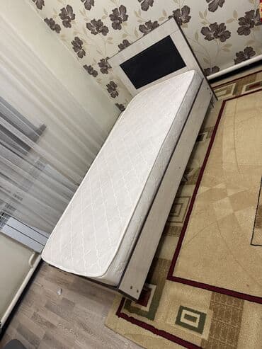 бу кровать купить: Односпальная кровать, Б/у, С матрасом, длина - 90 см — 1