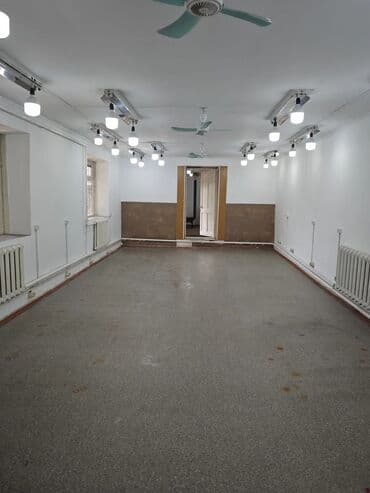 дом под швейный цех: Ала тоо ж/м Сдается помещение под швейный цех Площадь: 150м2 Этаж — 1