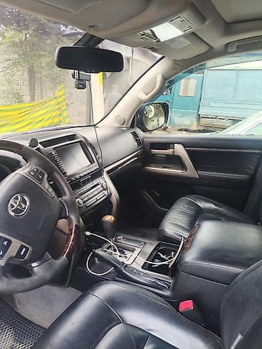 2011: Toyota Land Cruiser: 2011 г., Внедорожник — 5