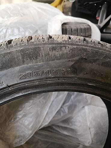 Зимние шины 235/45 R18 - Размер: 235/45 R18 (посадочный диаметр 18"
