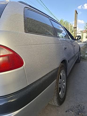 Транспорт: Toyota Avensis: 2001 г., 1.8 л, Механика, Газ, Универсал — 4