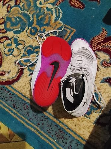 боксерские кроссовки: Мужские кроссовки, 39.5, Nike, Новый, цвет - Белый — 1