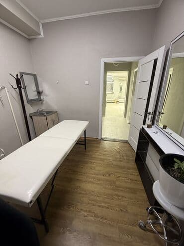 продаю офис 107 м² с ремонтом с мебелью административное здание 1 этаж: Сдаю Кабинет в салоне, 15 м² — 2