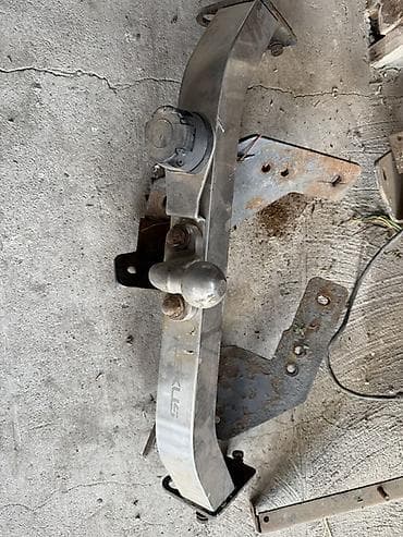 прицепное дышло: Фаркоп Для легковых авто Lexus — 1